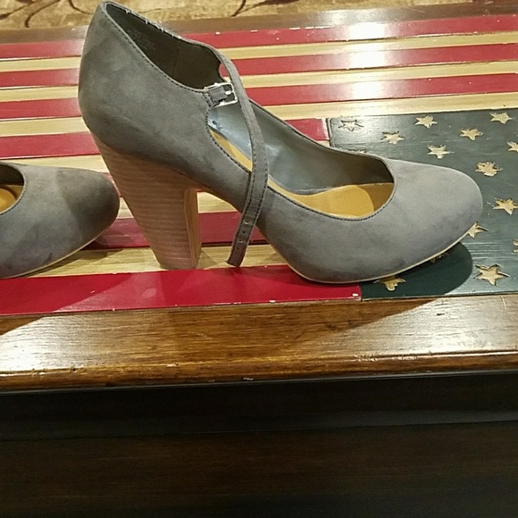 High heals - Picture 5 of 5